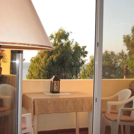 Spacious Seafront Apartment